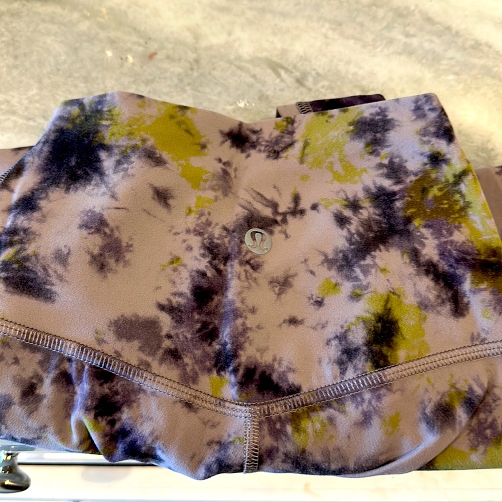 Lululemon leggings!